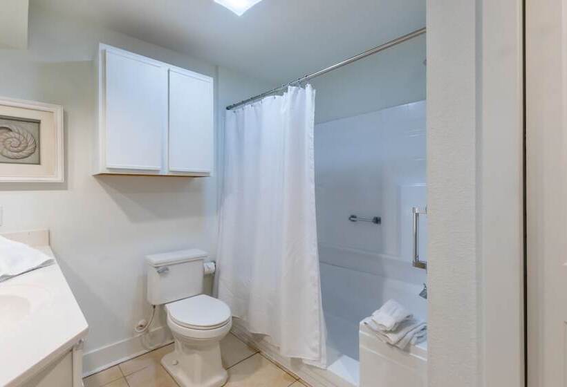 فندق One Club Gulf Shores