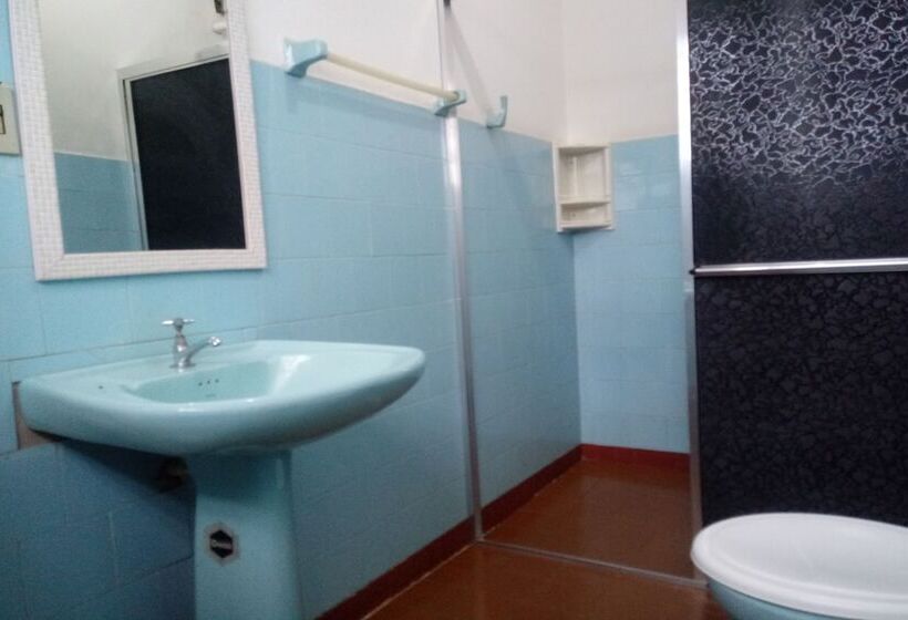 בית מלון כפרי Oyo Moura