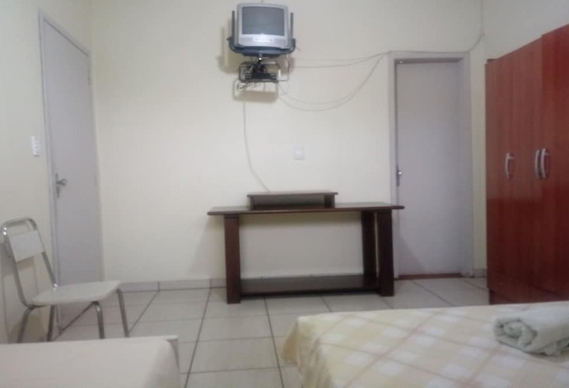 בית מלון כפרי Oyo Moura