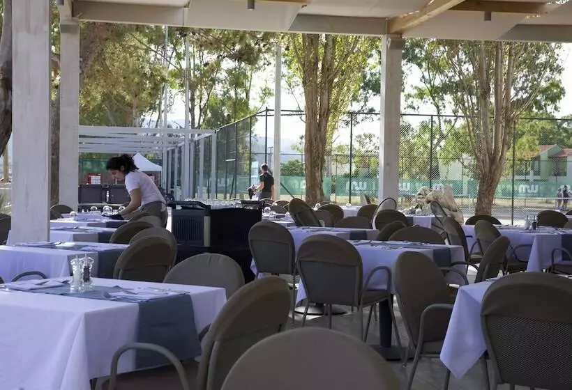 Hotelli Paleros Beach Resort