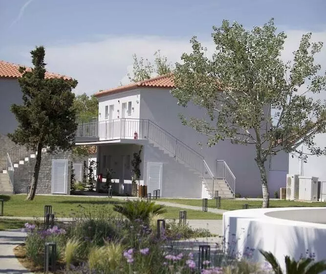 Hotelli Paleros Beach Resort