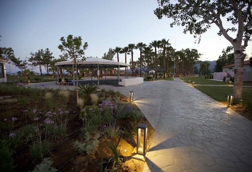 Отель Paleros Beach Resort