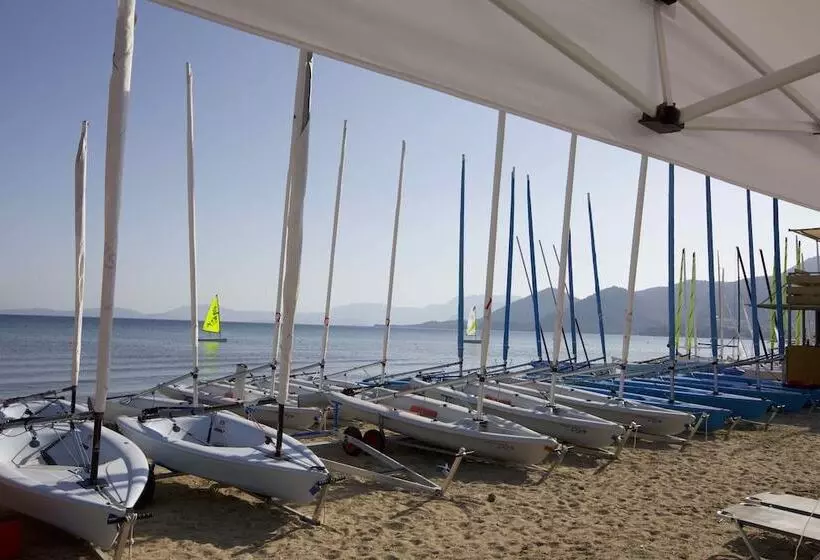 Hotelli Paleros Beach Resort