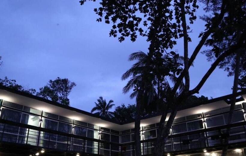 فندق Roxy Sematan Villa & Townhouse