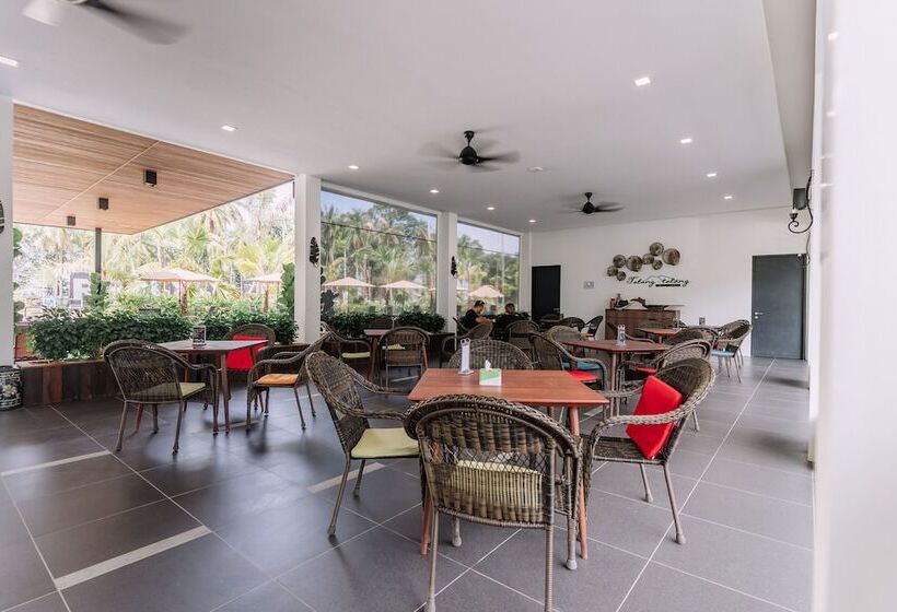 فندق Roxy Sematan Villa & Townhouse