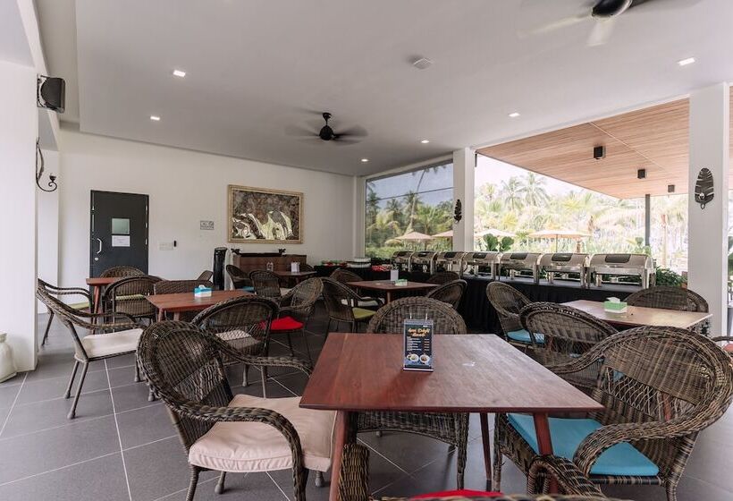 فندق Roxy Sematan Villa & Townhouse