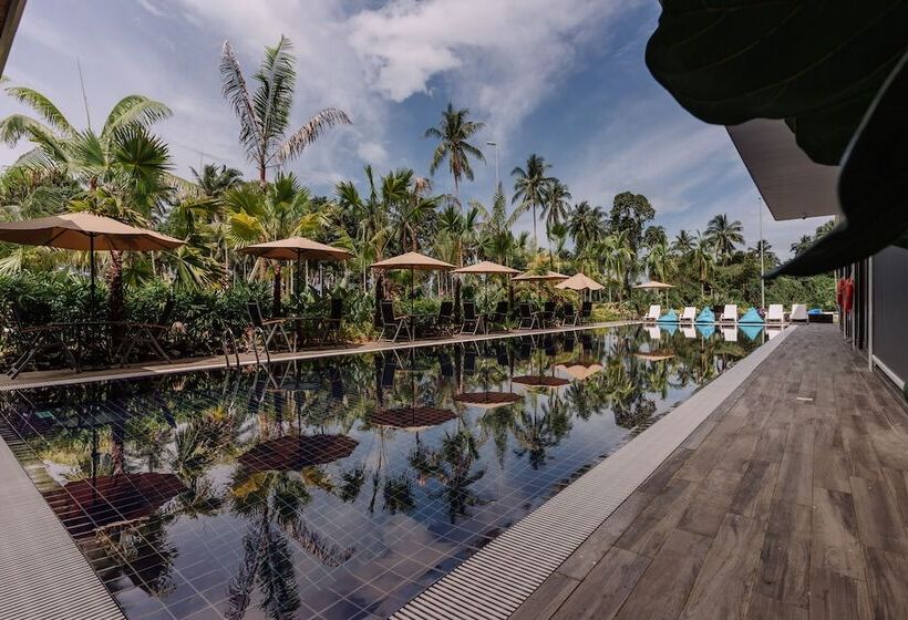 فندق Roxy Sematan Villa & Townhouse