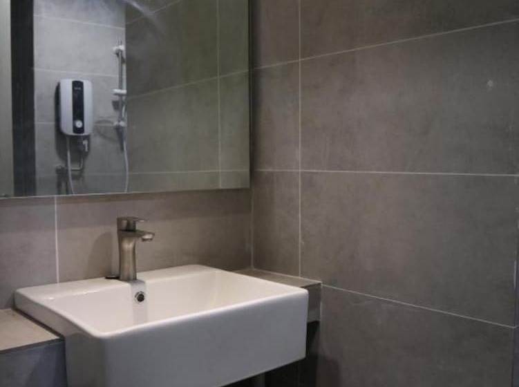 فندق Roxy Sematan Villa & Townhouse