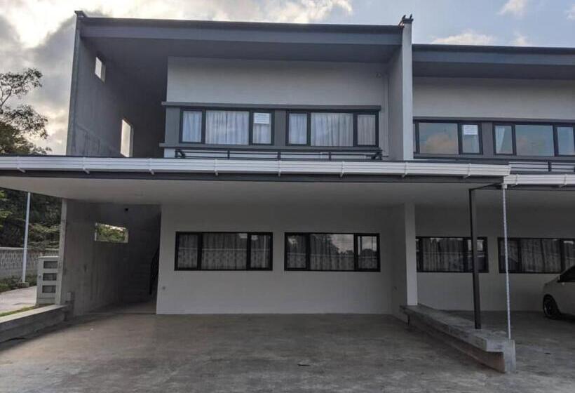 فندق Roxy Sematan Villa & Townhouse