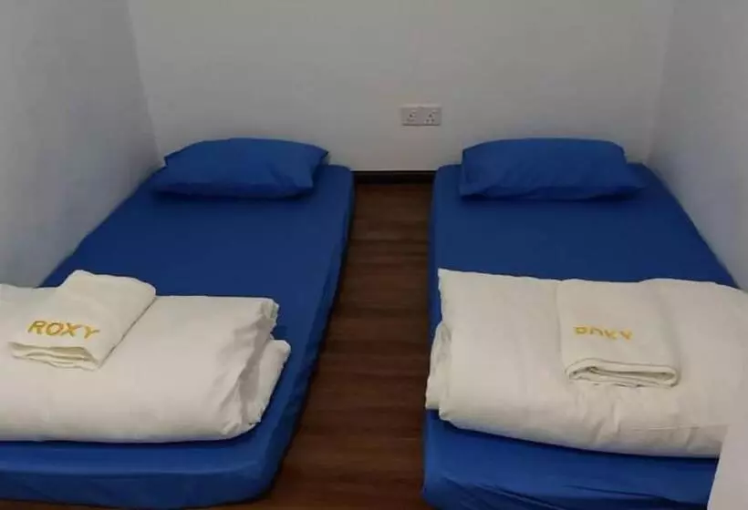 ホテル Roxy Sematan Villa & Townhouse