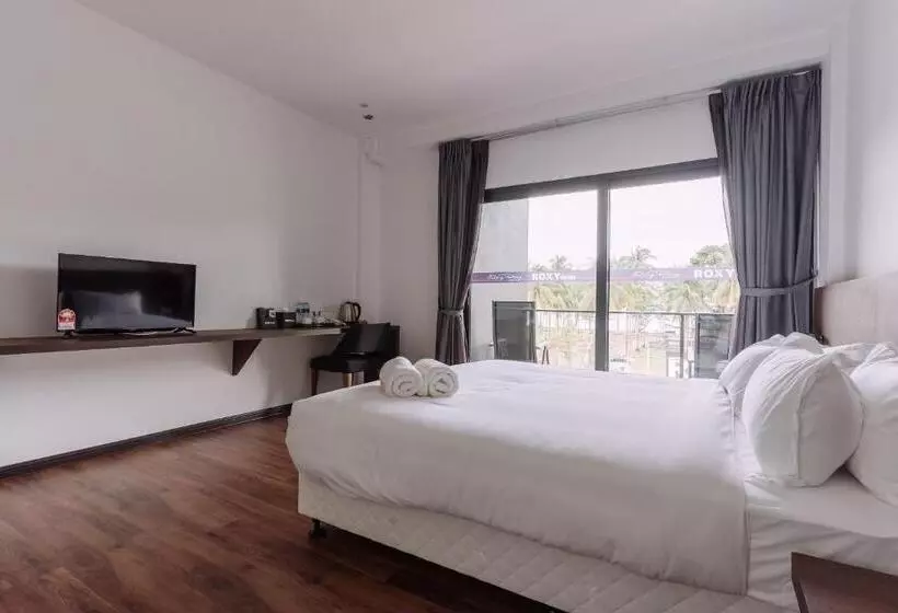 ホテル Roxy Sematan Villa & Townhouse