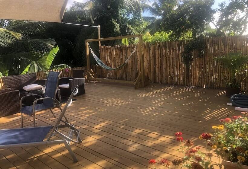 هتل The Local Experience Samo