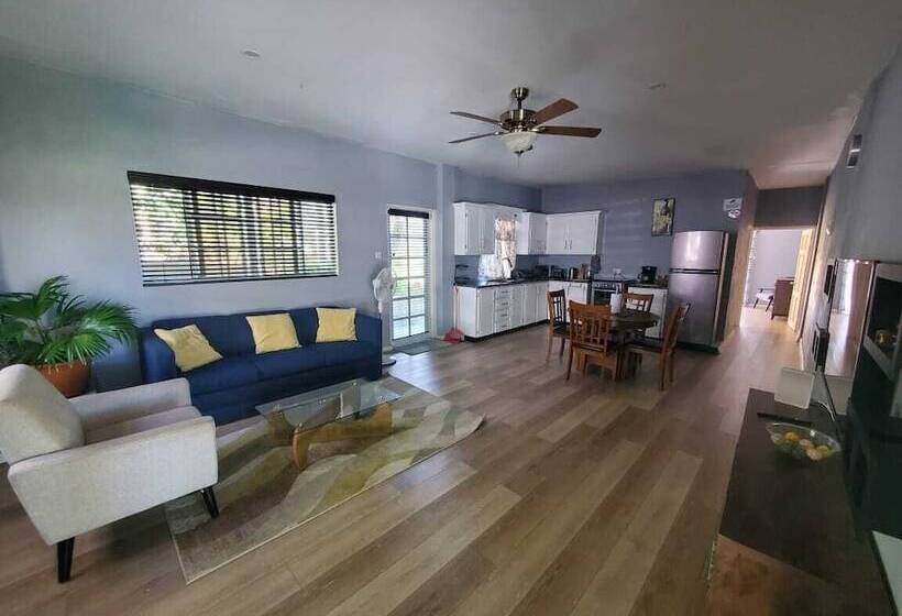 هتل The Local Experience Samo