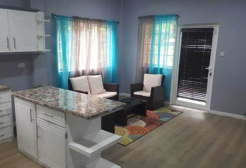 هتل The Local Experience Samo