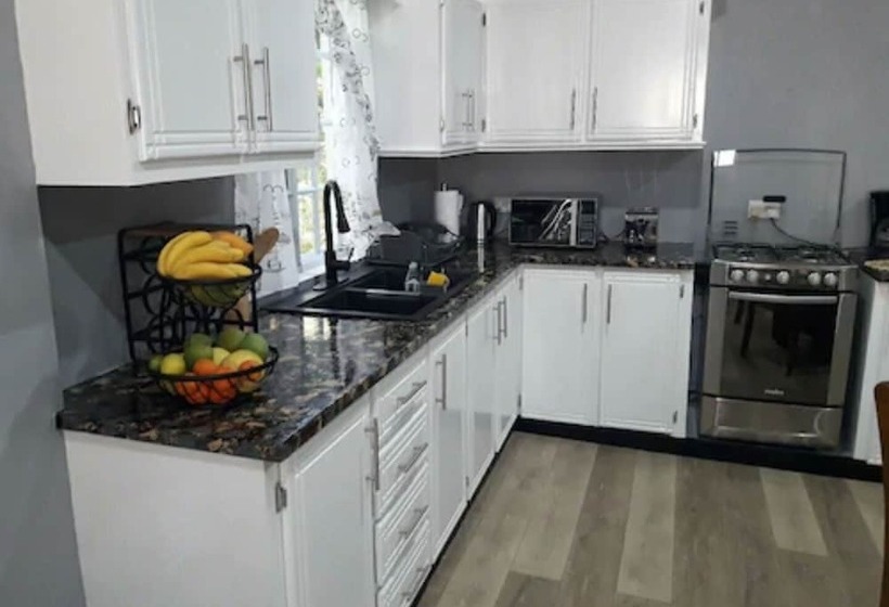 هتل The Local Experience Samo