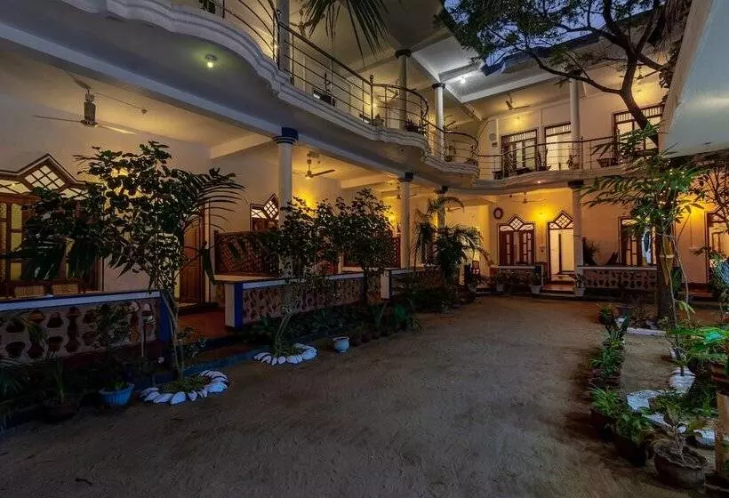 Majatalo Arugambay Resort