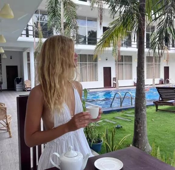 Majatalo Arugambay Resort