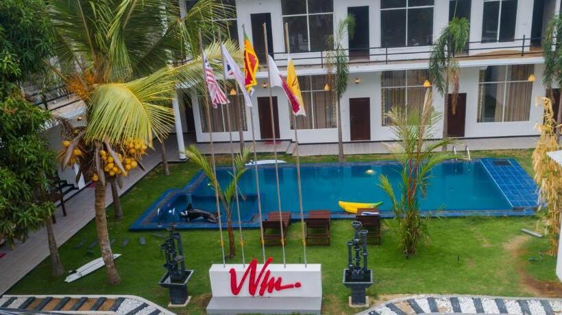 פנסיון Arugambay Resort