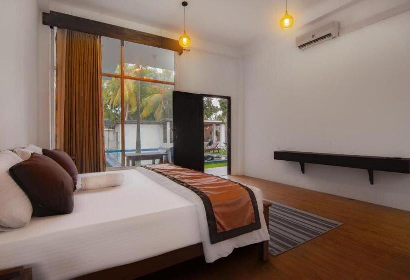 פנסיון Arugambay Resort