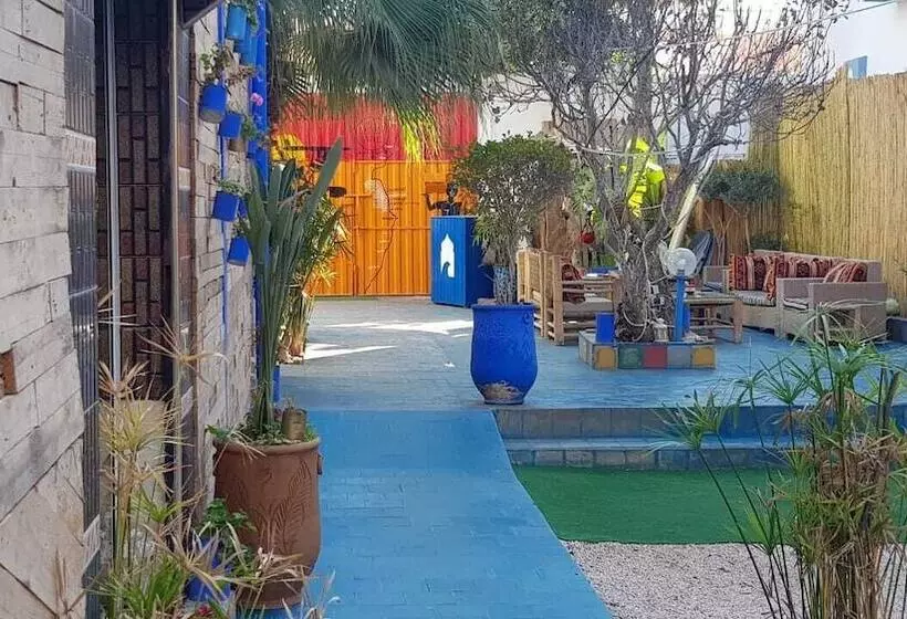 Majatalo Heaven Surf Camp