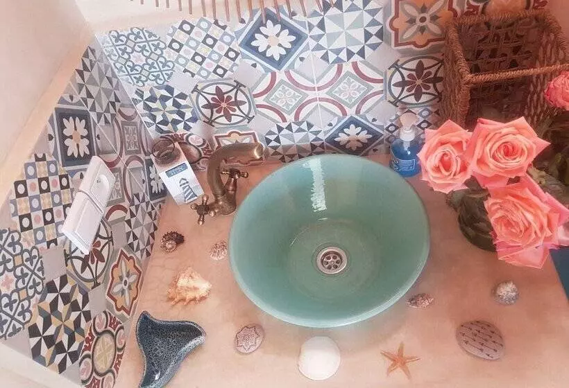 Majatalo Heaven Surf Camp