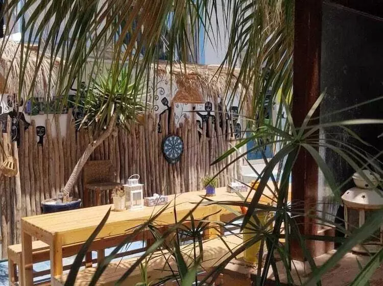 Majatalo Heaven Surf Camp