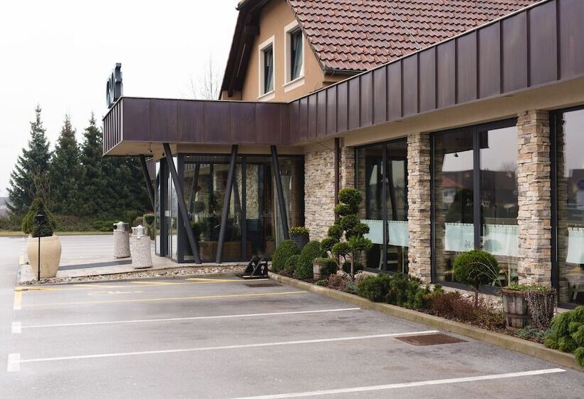 پانسیون Guesthouse Grof