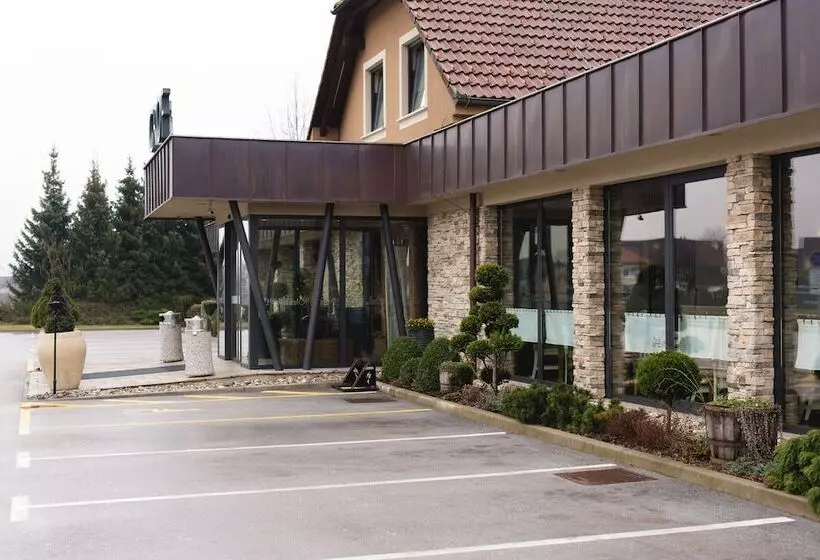 پانسیون Guesthouse Grof