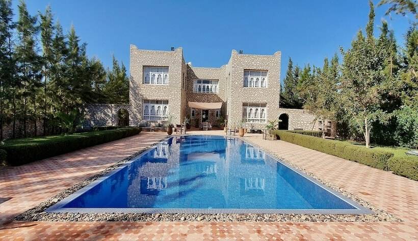 بنسيون La Maison Des Ailleurs