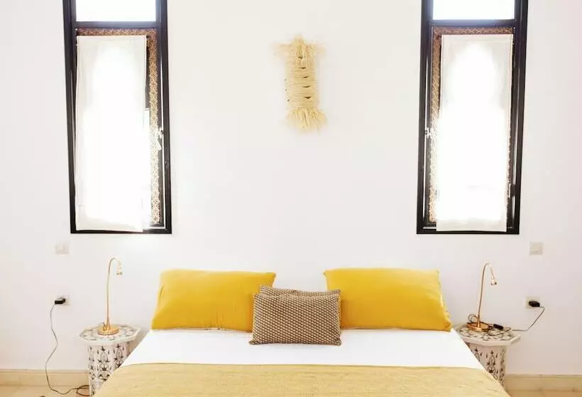 ペンション La Maison Des Ailleurs