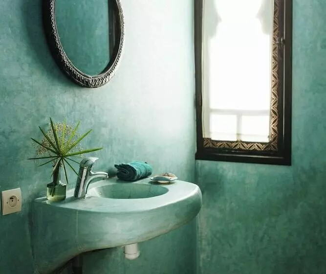 ペンション La Maison Des Ailleurs