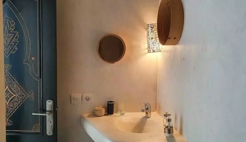 ペンション La Maison Des Ailleurs