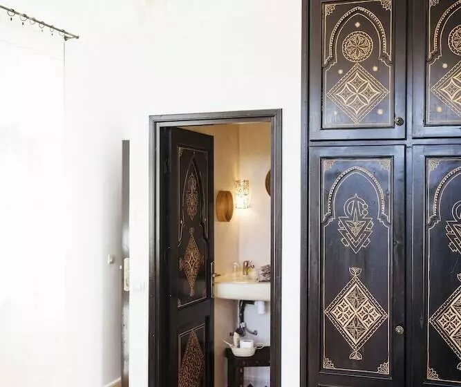 ペンション La Maison Des Ailleurs