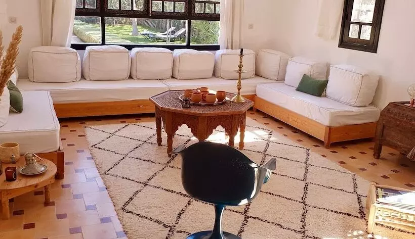 ペンション La Maison Des Ailleurs