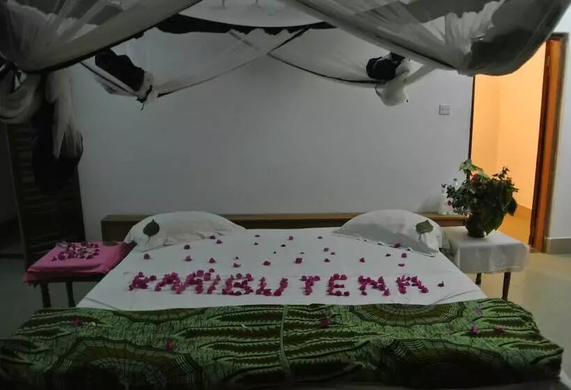 Majatalo Mike S Beach Cottages