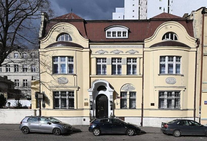 پانسیون Pałacyk Deja Vu Residence