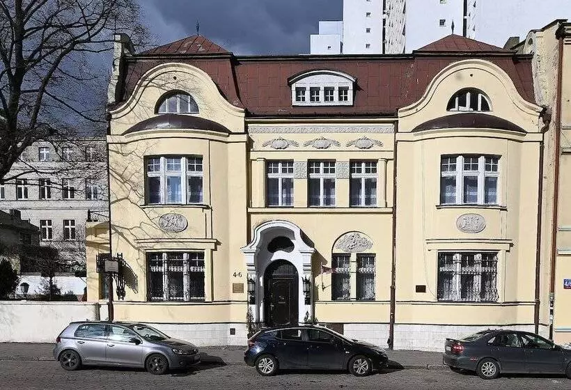 ペンション Pałacyk Deja Vu Residence