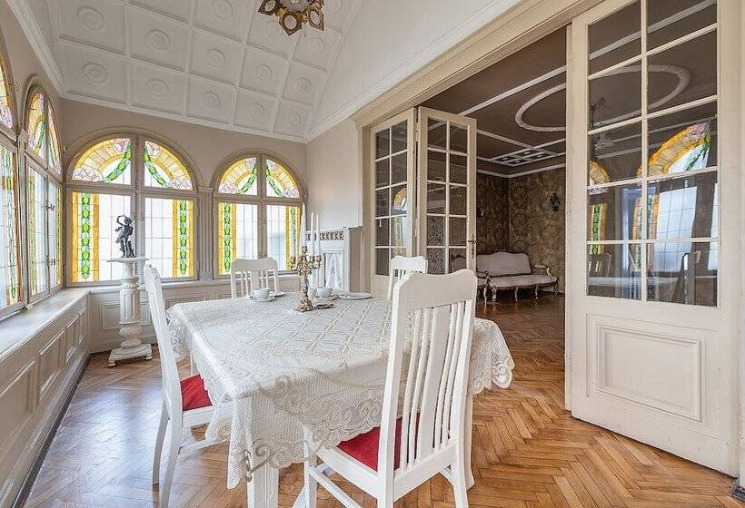 پانسیون Pałacyk Deja Vu Residence