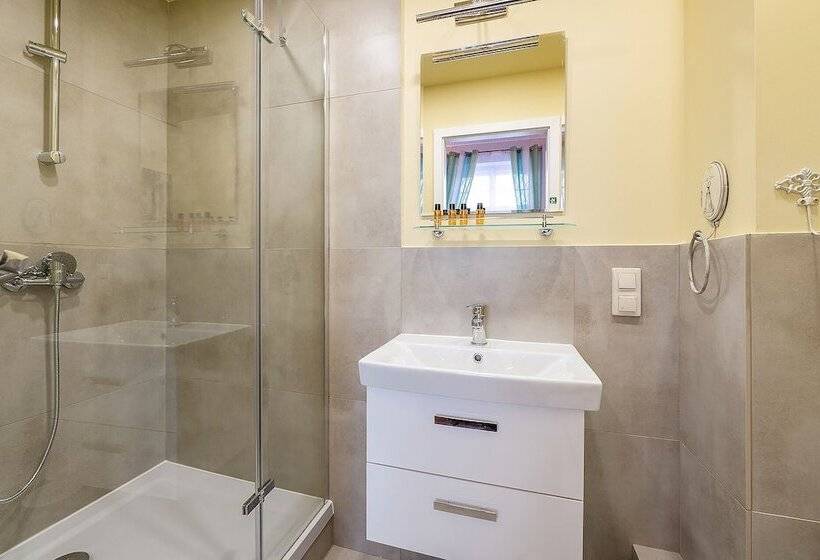 پانسیون Pałacyk Deja Vu Residence