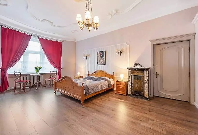 ペンション Pałacyk Deja Vu Residence