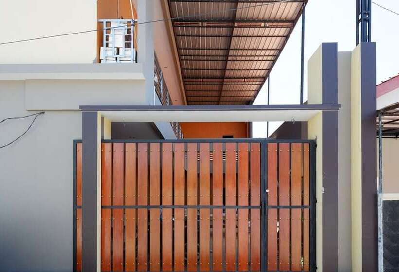 پانسیون Reddoorz Syariah Near Stasiun Tegal