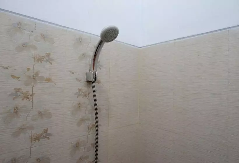 Majatalo Reddoorz Syariah Near Stasiun Tegal