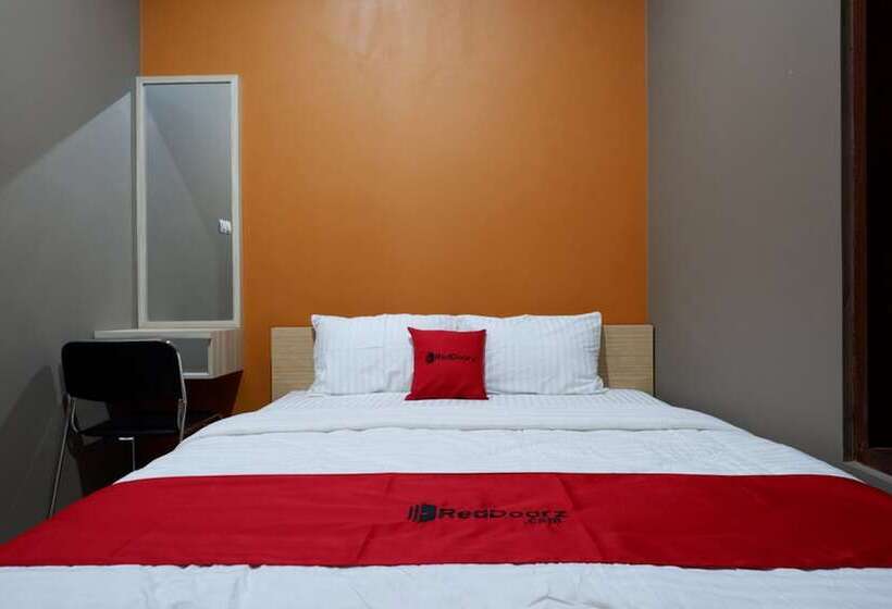 پانسیون Reddoorz Syariah Near Stasiun Tegal