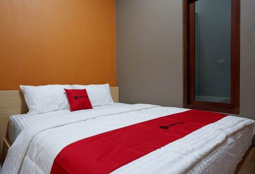 پانسیون Reddoorz Syariah Near Stasiun Tegal