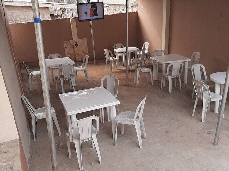 پانسیون Ribbos Bar And Guest House