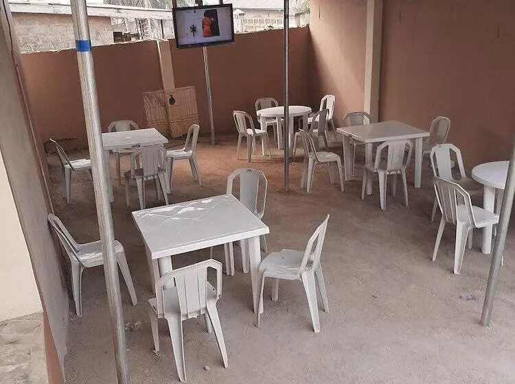 پانسیون Ribbos Bar And Guest House