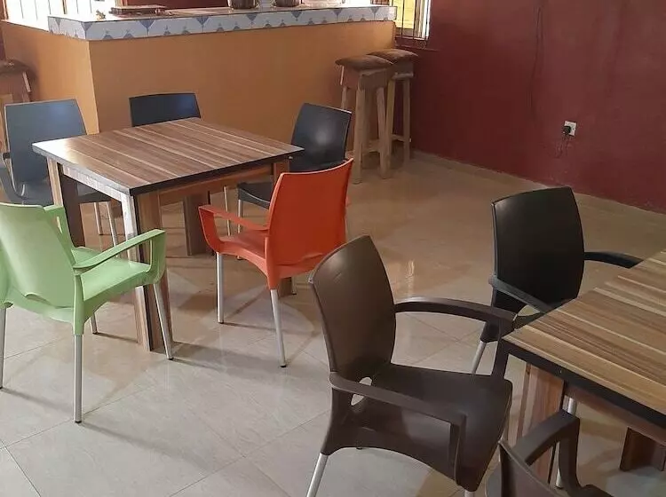 پانسیون Ribbos Bar And Guest House