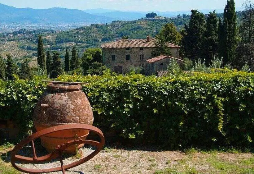 Plush Farmhouse In Bacchereto With Swimming Pool