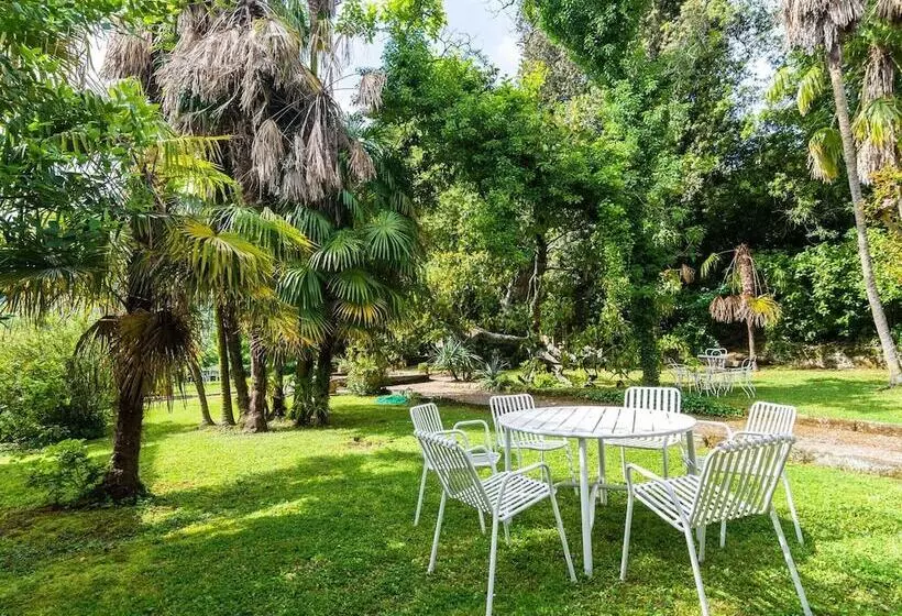 Plush Farmhouse In Bacchereto With Swimming Pool