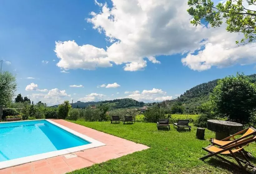 Plush Farmhouse In Bacchereto With Swimming Pool